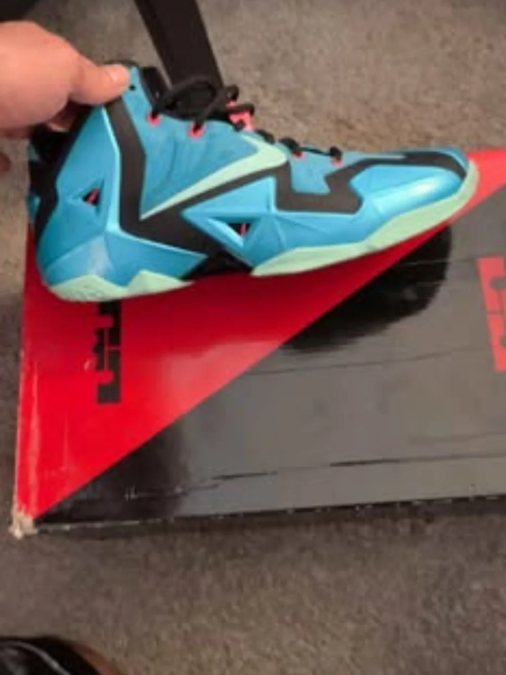 Lebron 11 South Beach Size 10